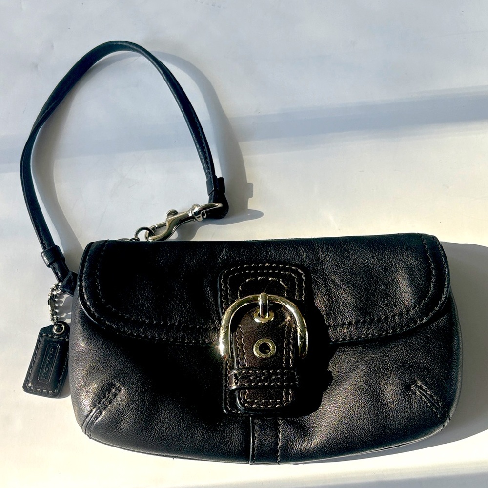 Y2K Vintage Coach Soho 2 Pocket Leather Wristlet with Silver Buckle